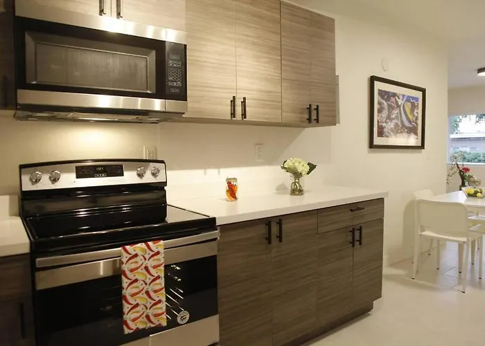 Apt 3 Miami Designer Apartment In The Upper East-Side